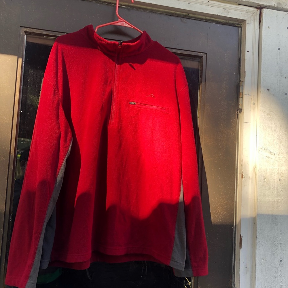 cascade sport men's Red Fleece  1/4 Zip Sweatshirt